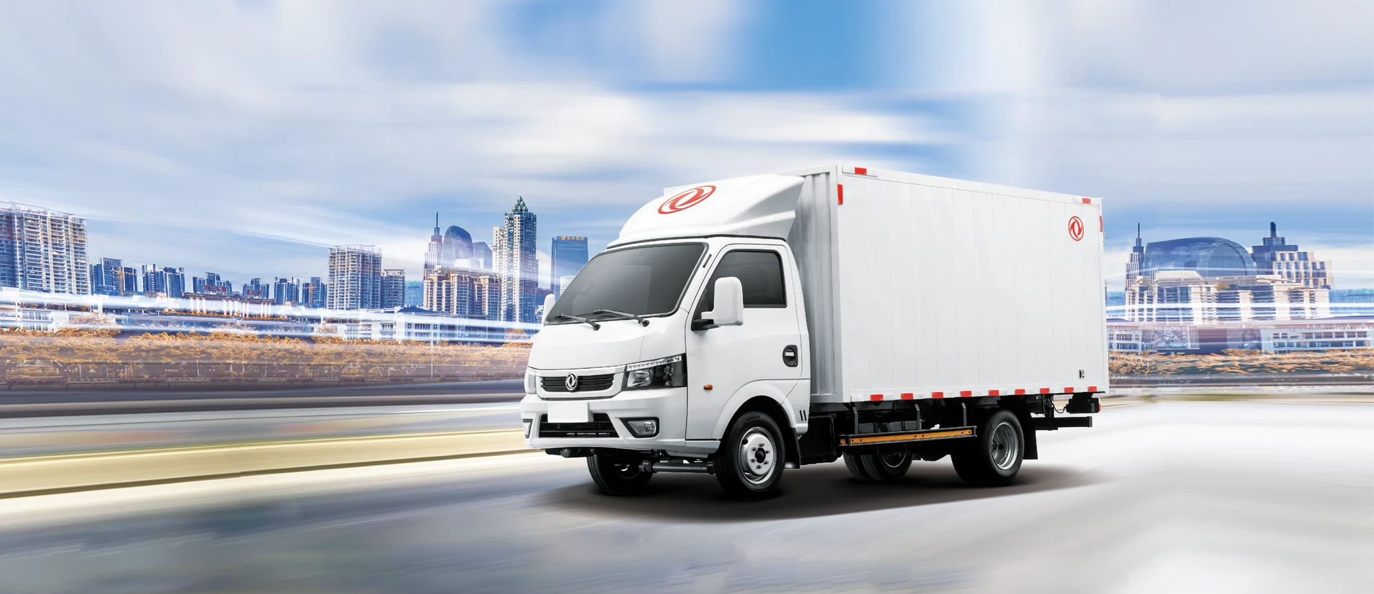 Вантажівка Dongfeng CAPTAIN T на міському маршруті
